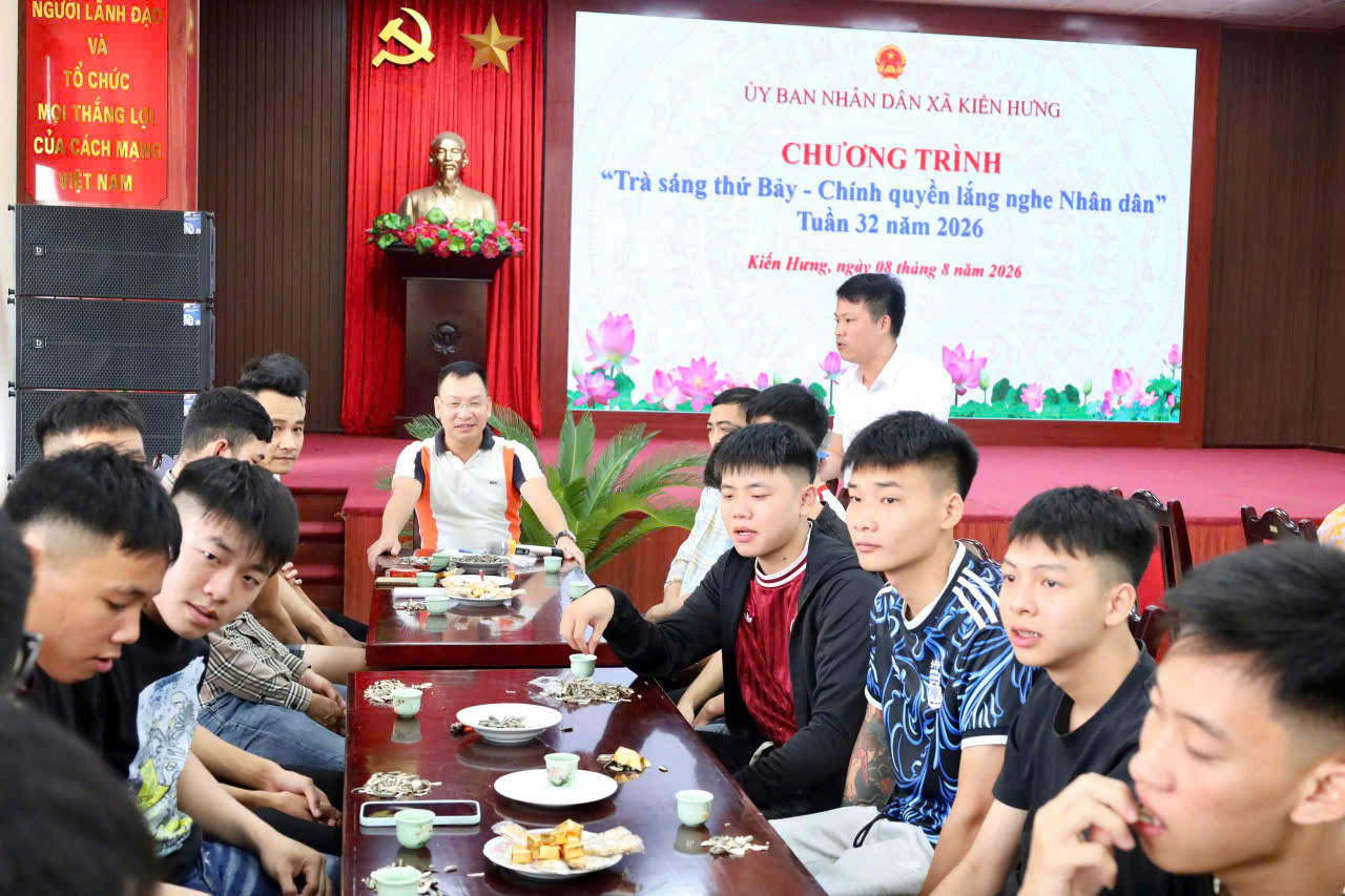 Công an xã Kiến Hưng: Phối hợp tổ chức mô hình Dân vận khéo “Trà sáng thứ 7 - Chính quyền thân thiện” giúp đỡ tái hoà nhập cộng đồng